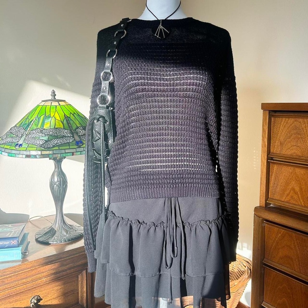 Black knitted long sleeve sweater